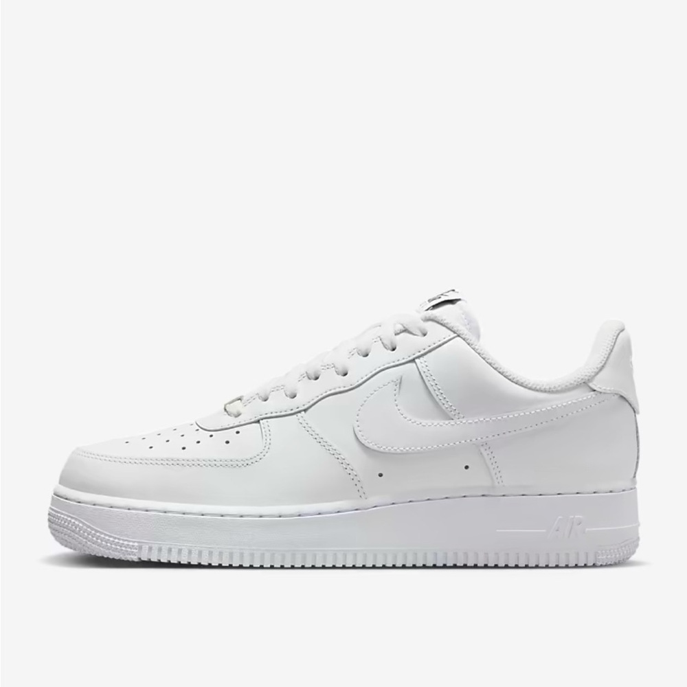 Women’s Air Force 1s size 7.5